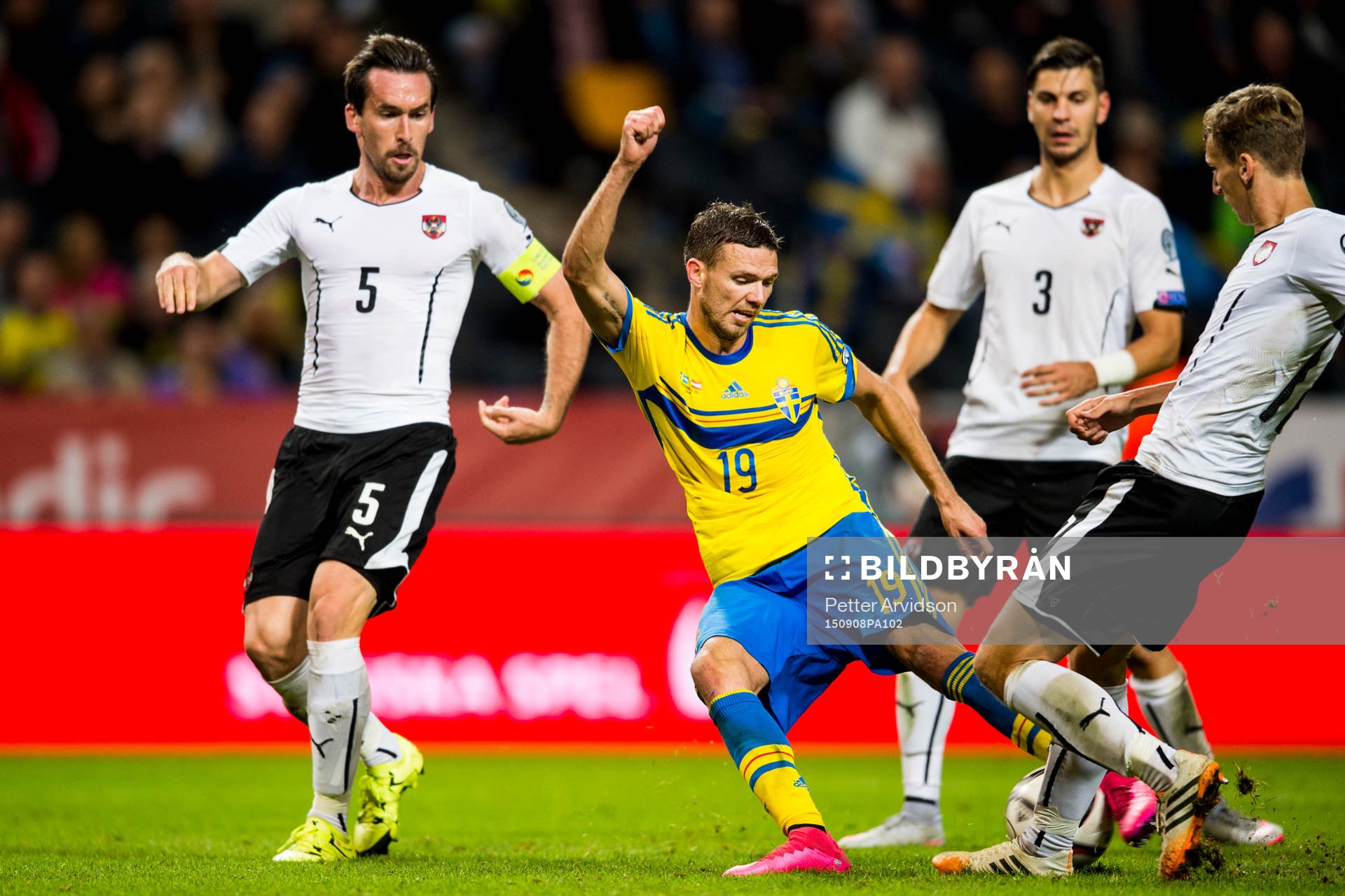 Sveriges Marcus Berg skjuter