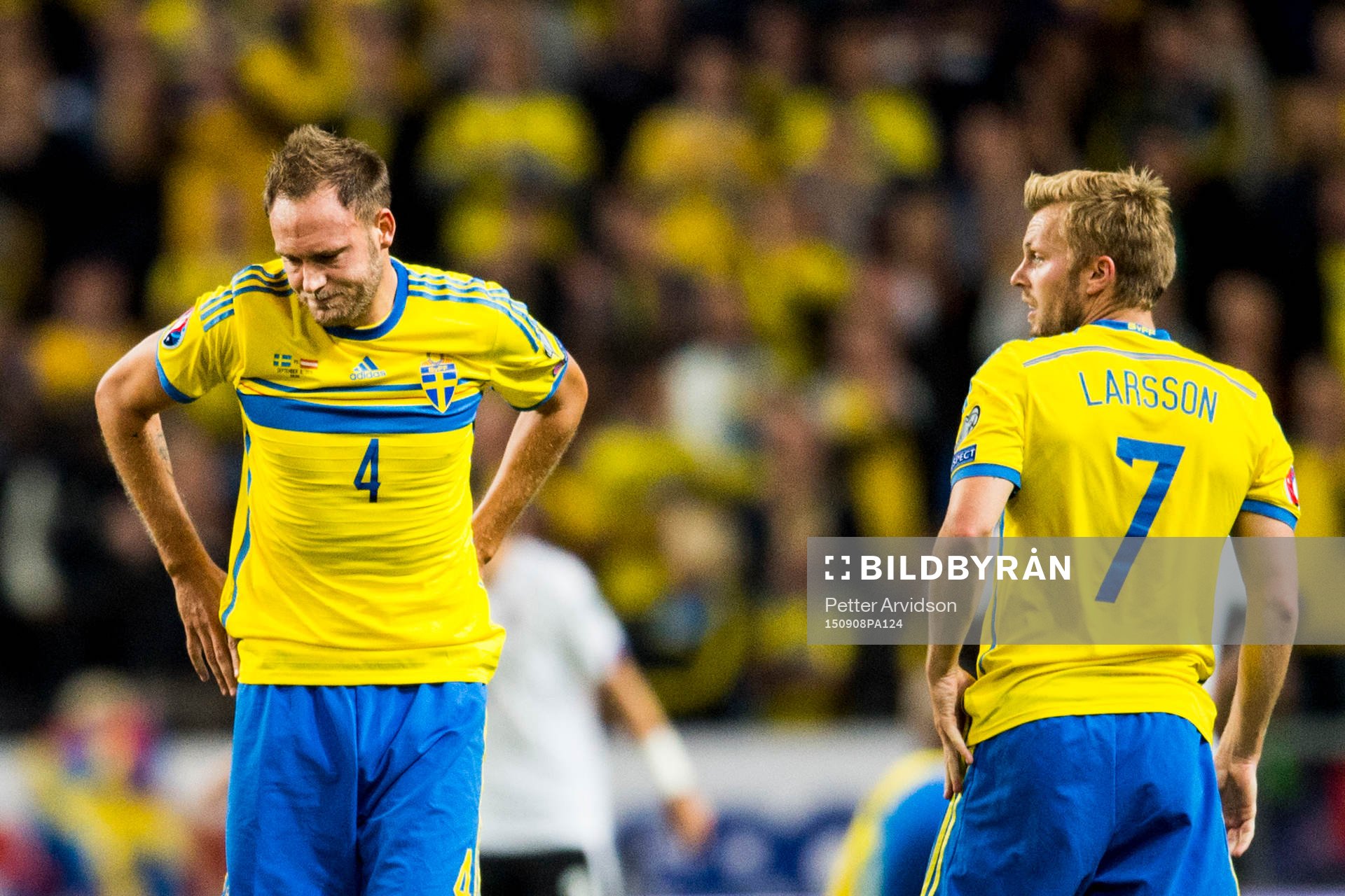 Sveriges Andreas Granqvist och Sebastian Larsson deppar