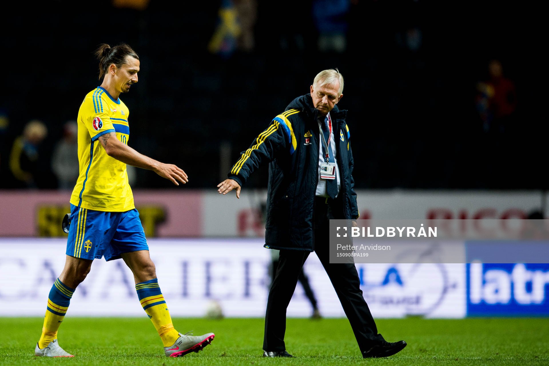 Sveriges Zlatan Ibrahimovic och landslagschef Lars Richt