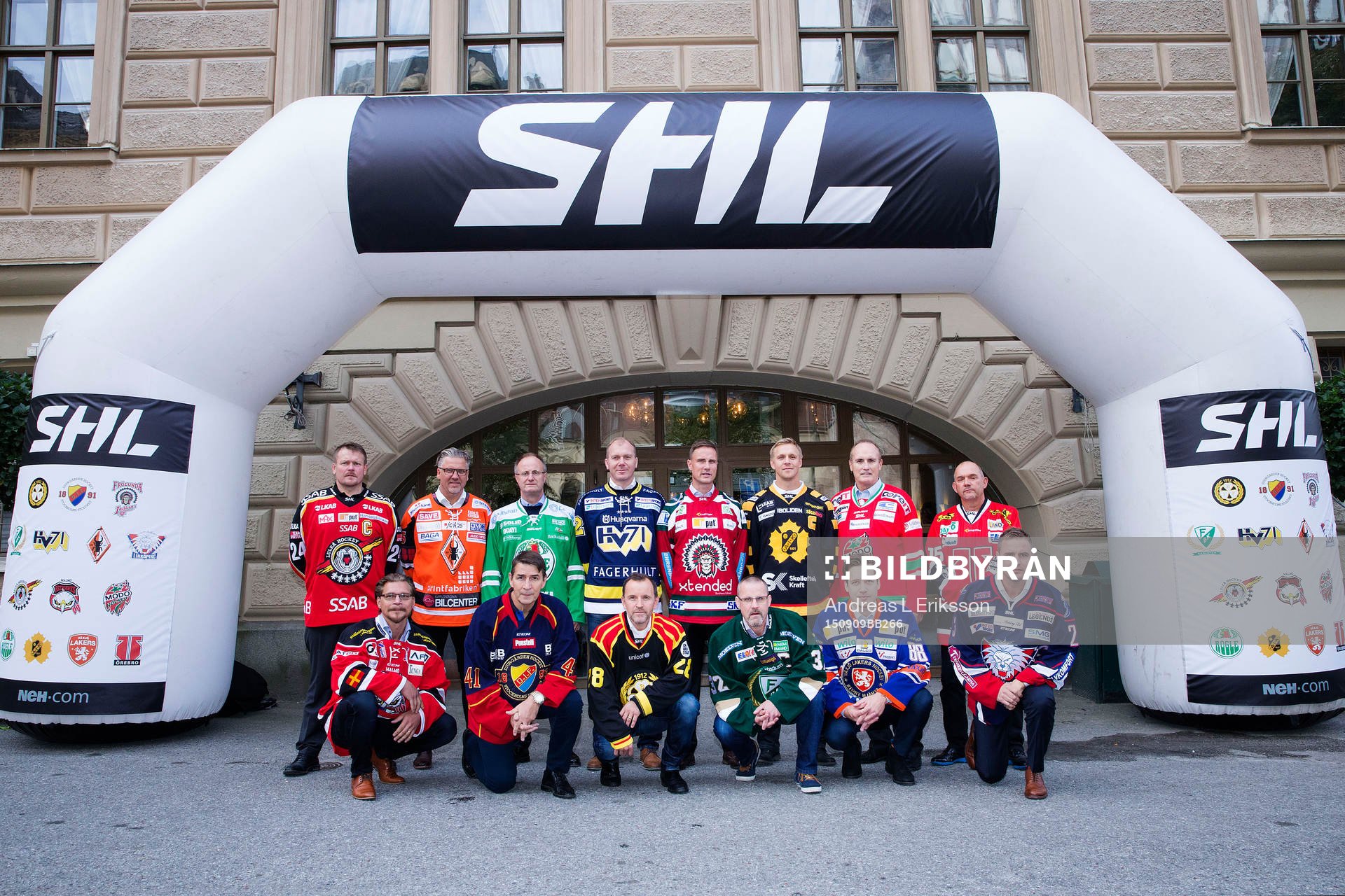 Tränarna för lagen i SHL