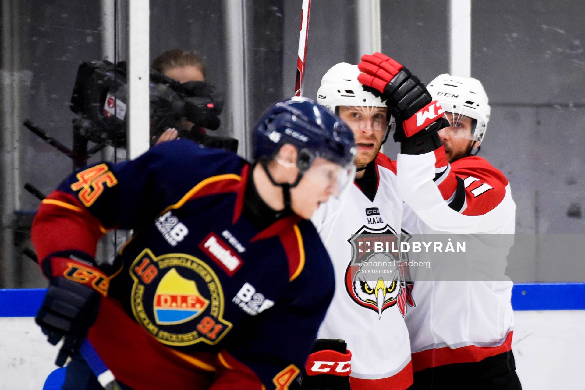 Malmö Redhawks Frederik Storm och Joey Tenute jublar