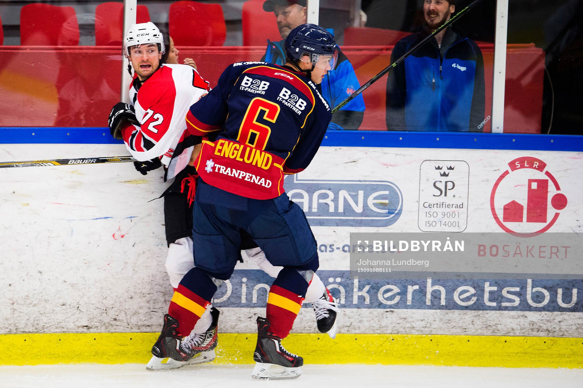 Djurgårdens Andreas Englund trycker till Malmö Redhawks