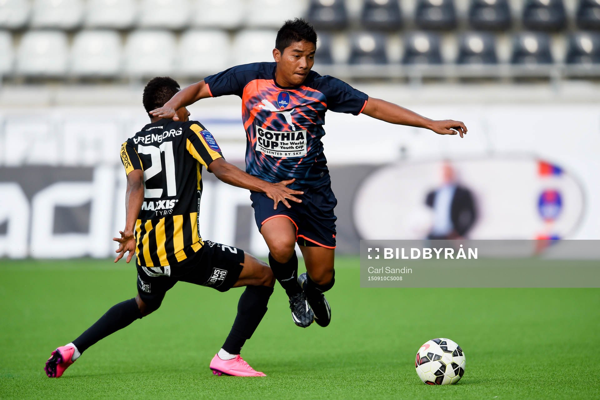 Häckens Nasiru Mohammed och Delhi Dynamos Robert