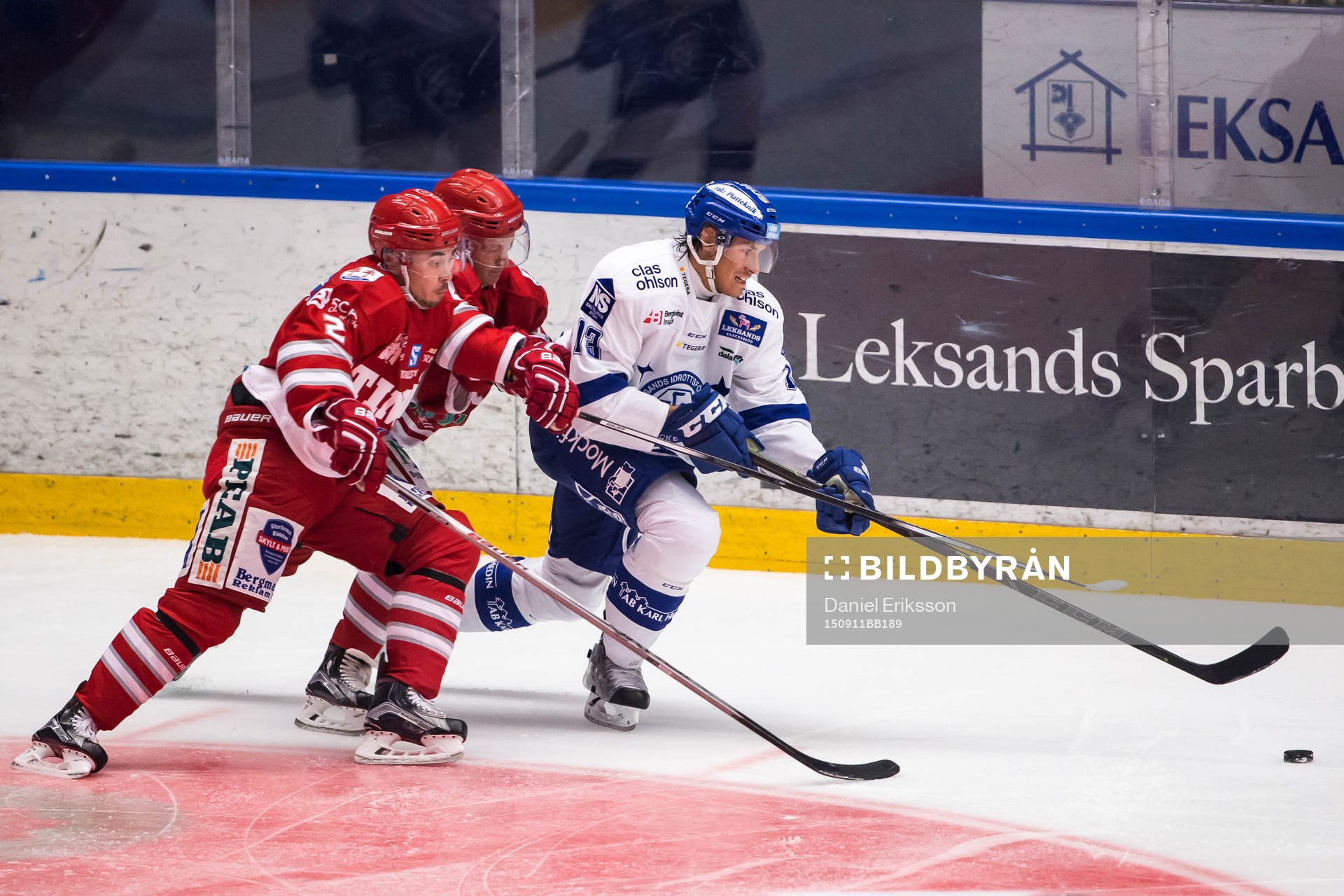 Leksands Jon Knuts jagas av Timrås Jens Westin