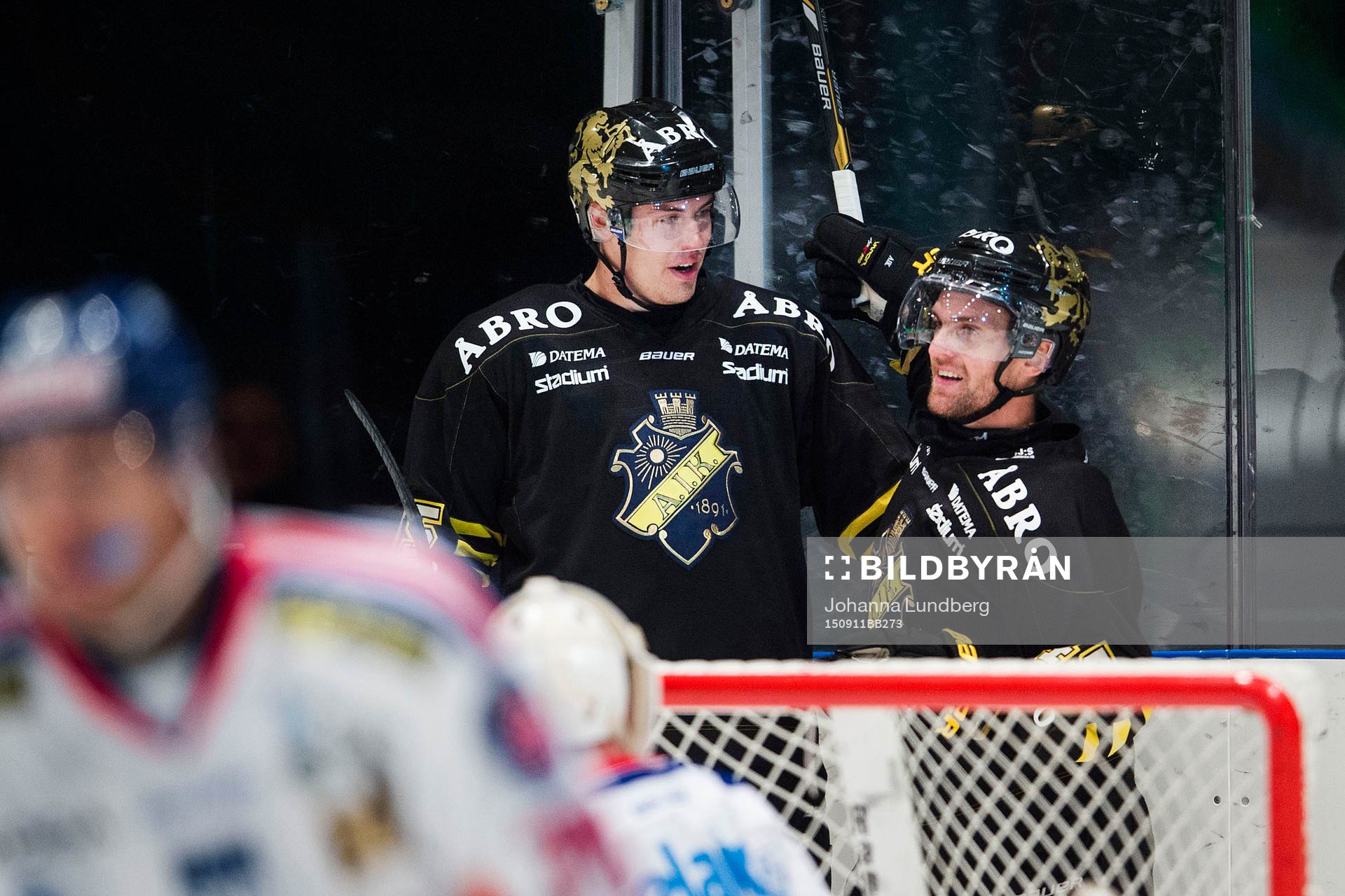s Simon Fredriksson och Oscar Steen jublar