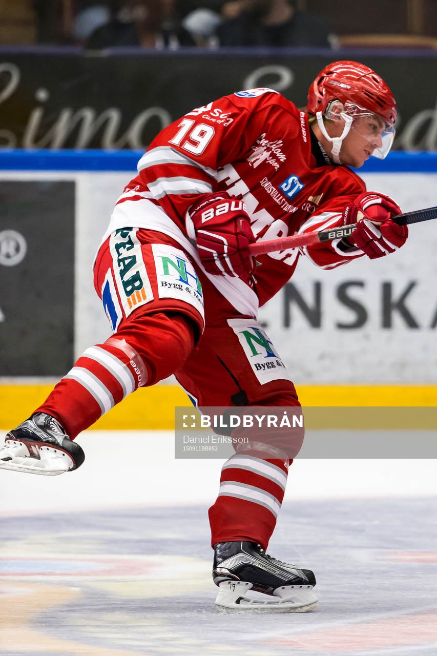 Timrå Daniel Öhrn i ishockeymatchen i hockeyallsvenskan