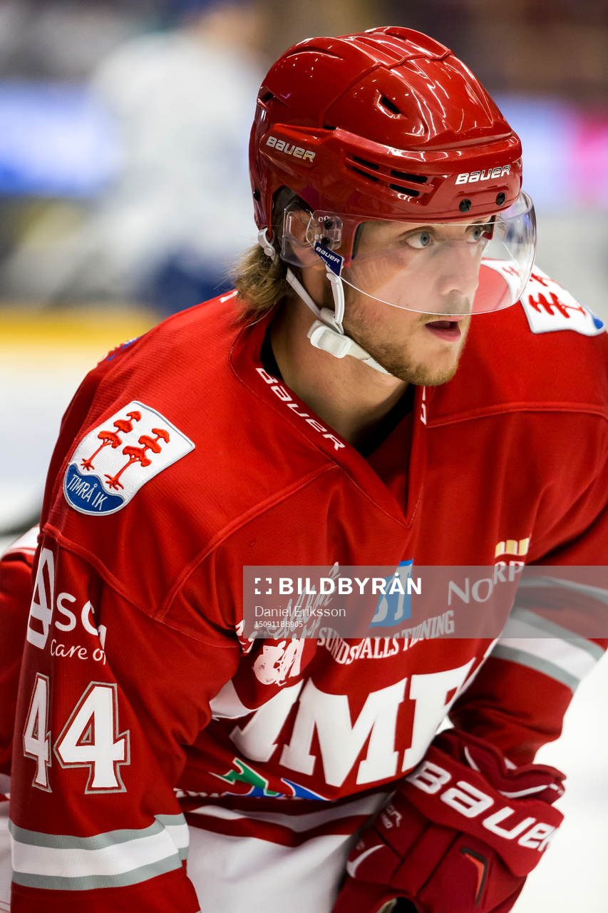 Timrå Oskar Brändström i ishockeymatchen i