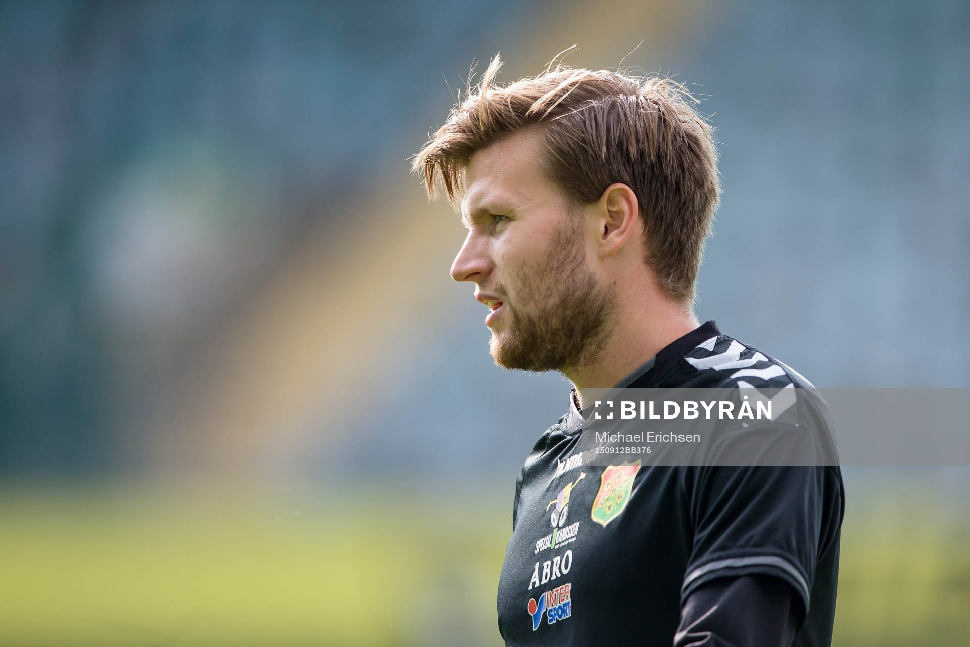 GAIS Johan Lundgren på uppvärmningen innan