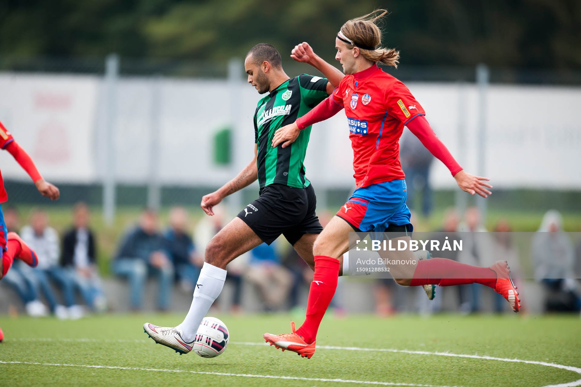 Högaborgs Ali Dirawi skjuter in 0-1 målet