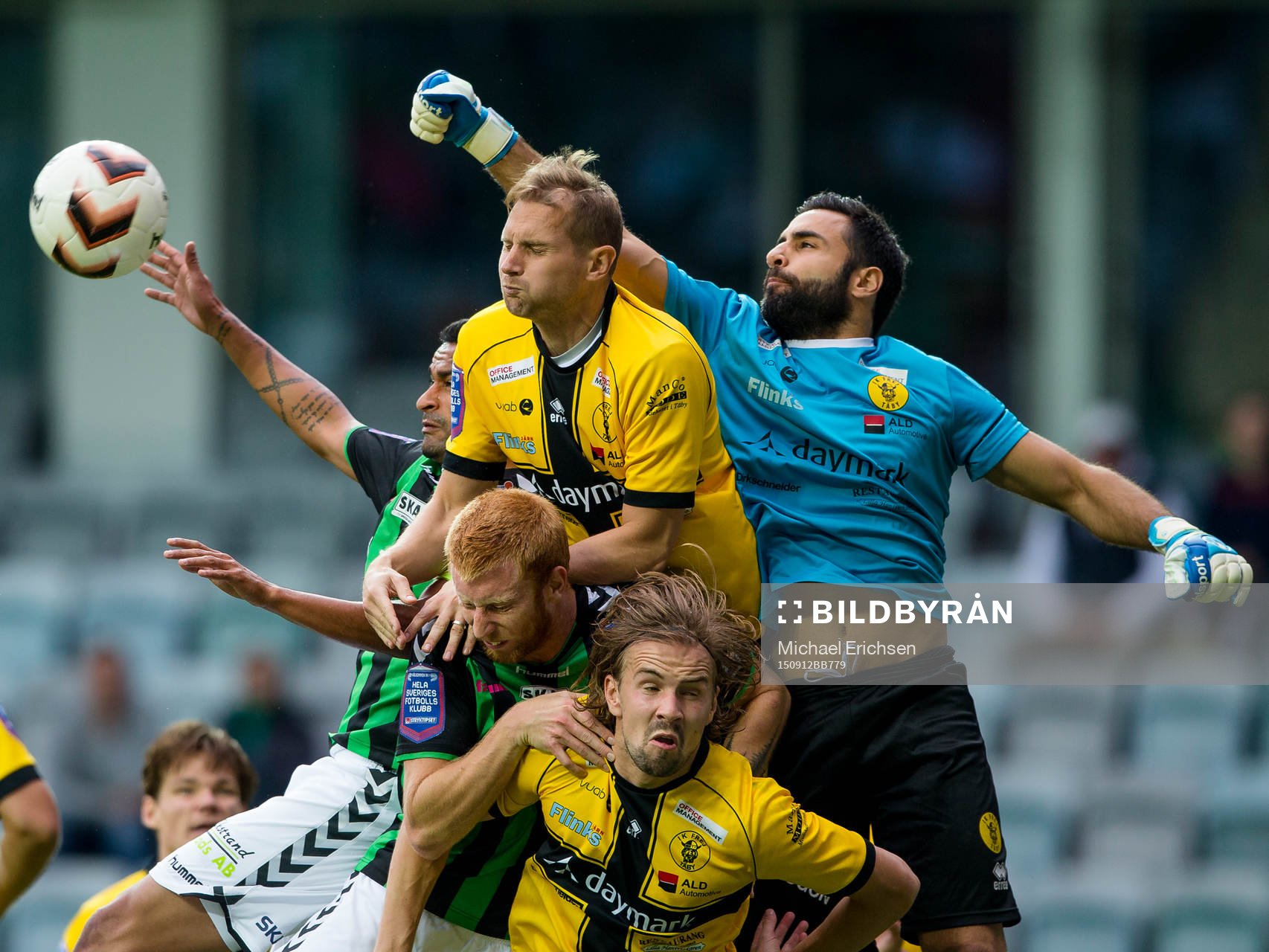 Frejs målvakt Marko Atanackovic når högst