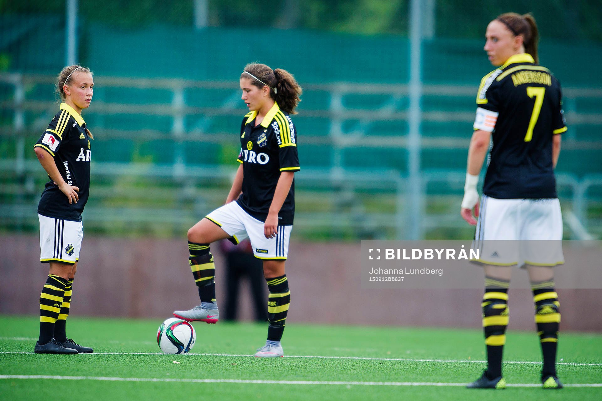 AIKs Julia Zigiotti Olme, Loreta Kullashi och Petra