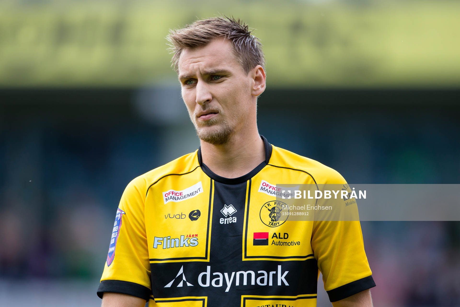 Frejs Adnan Círak innan fotbollsmatchen i Superettan