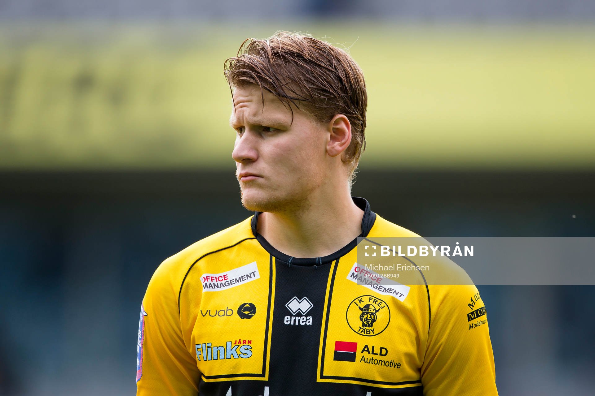 Frejs Victor Söderström innan fotbollsmatchen i