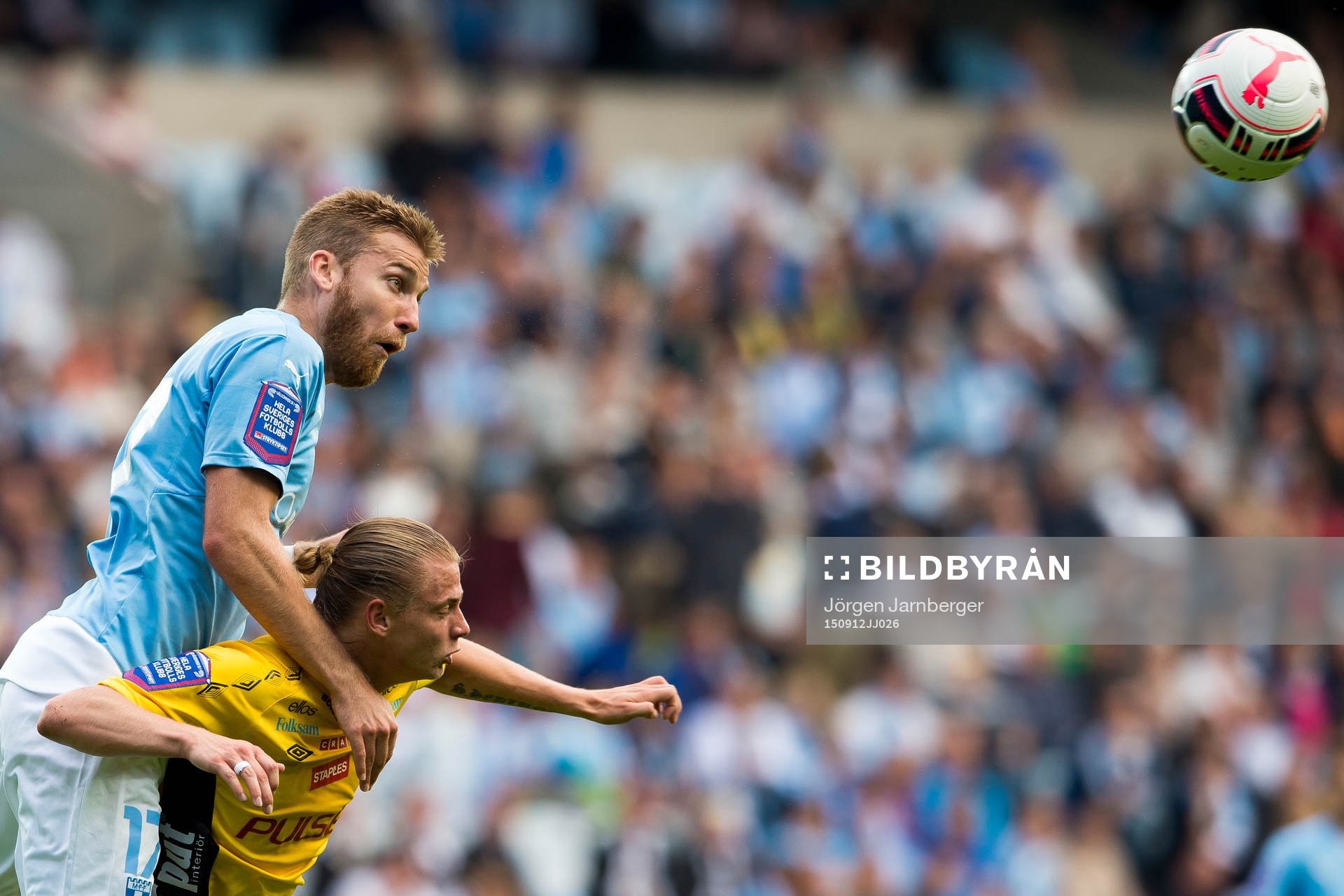 Luftduell mellan Malmö FFs Rasmus Bengtsson och Elfsborgs