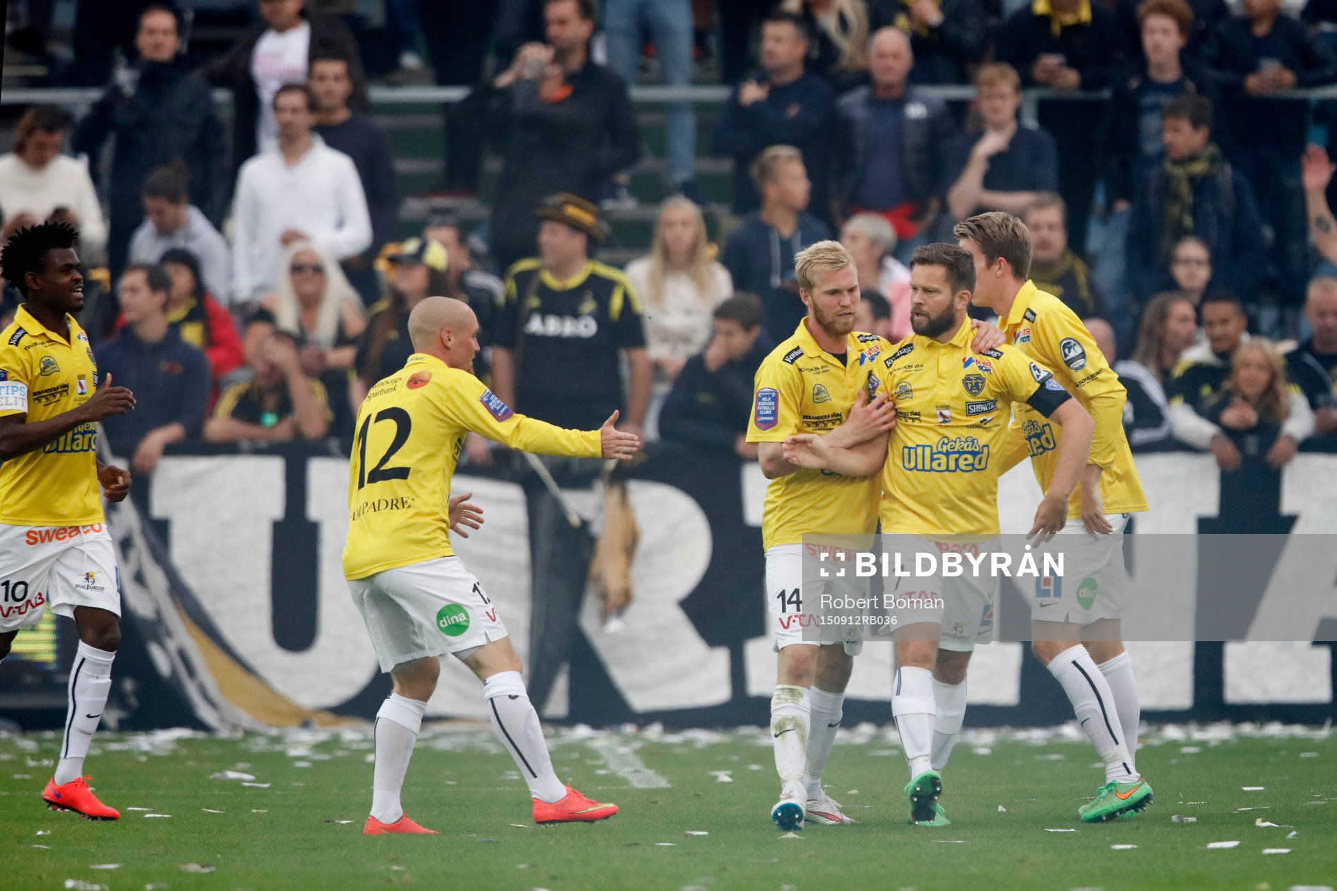 Falkenbergs David Svensson jublar