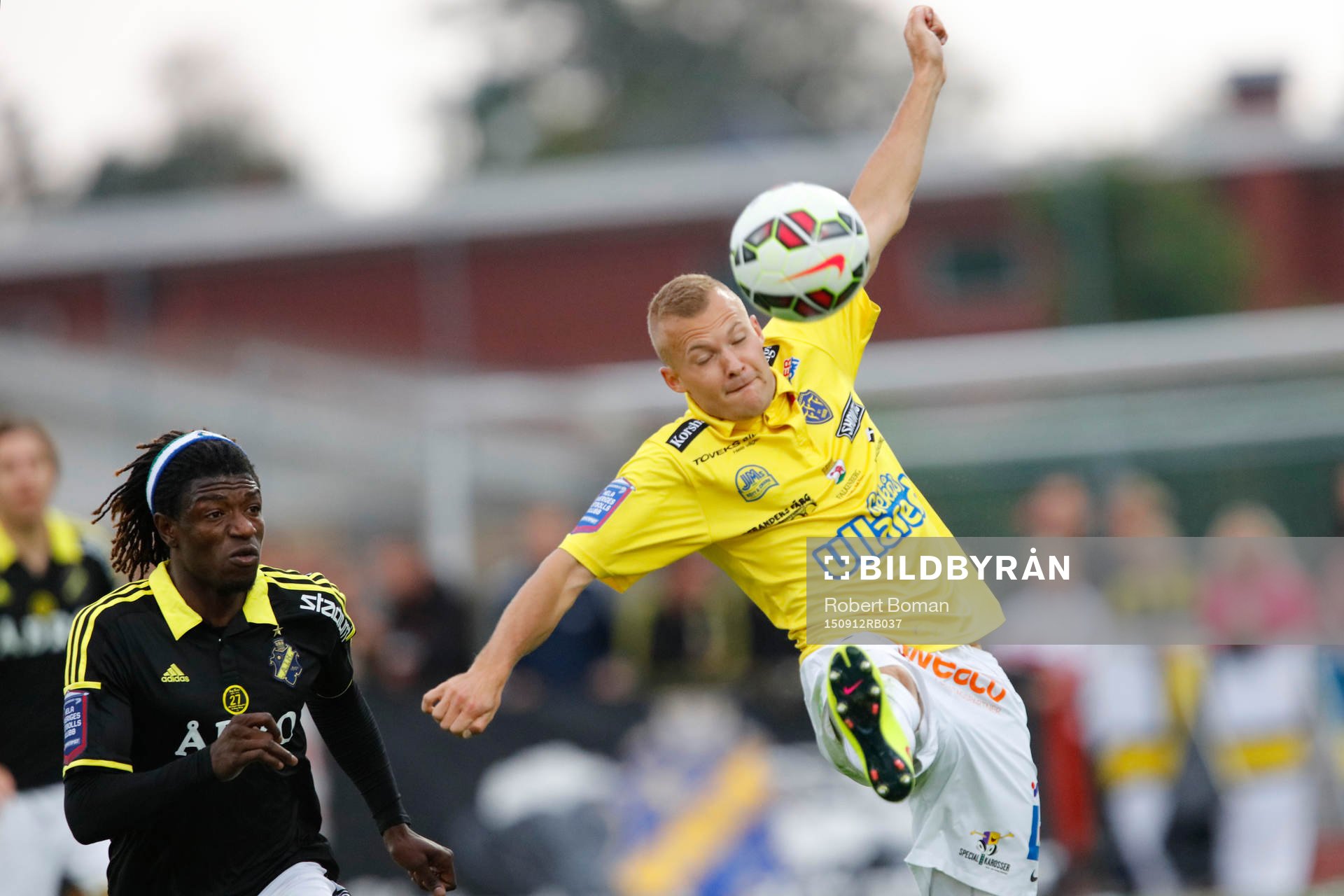s Mohamed Bangura och Falkenbergs Rasmus Sjöstedt
