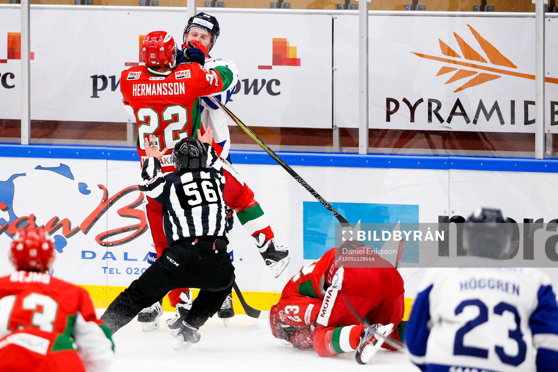 Karlskogas Christoffer Ehn bråkar med Moras Daniel