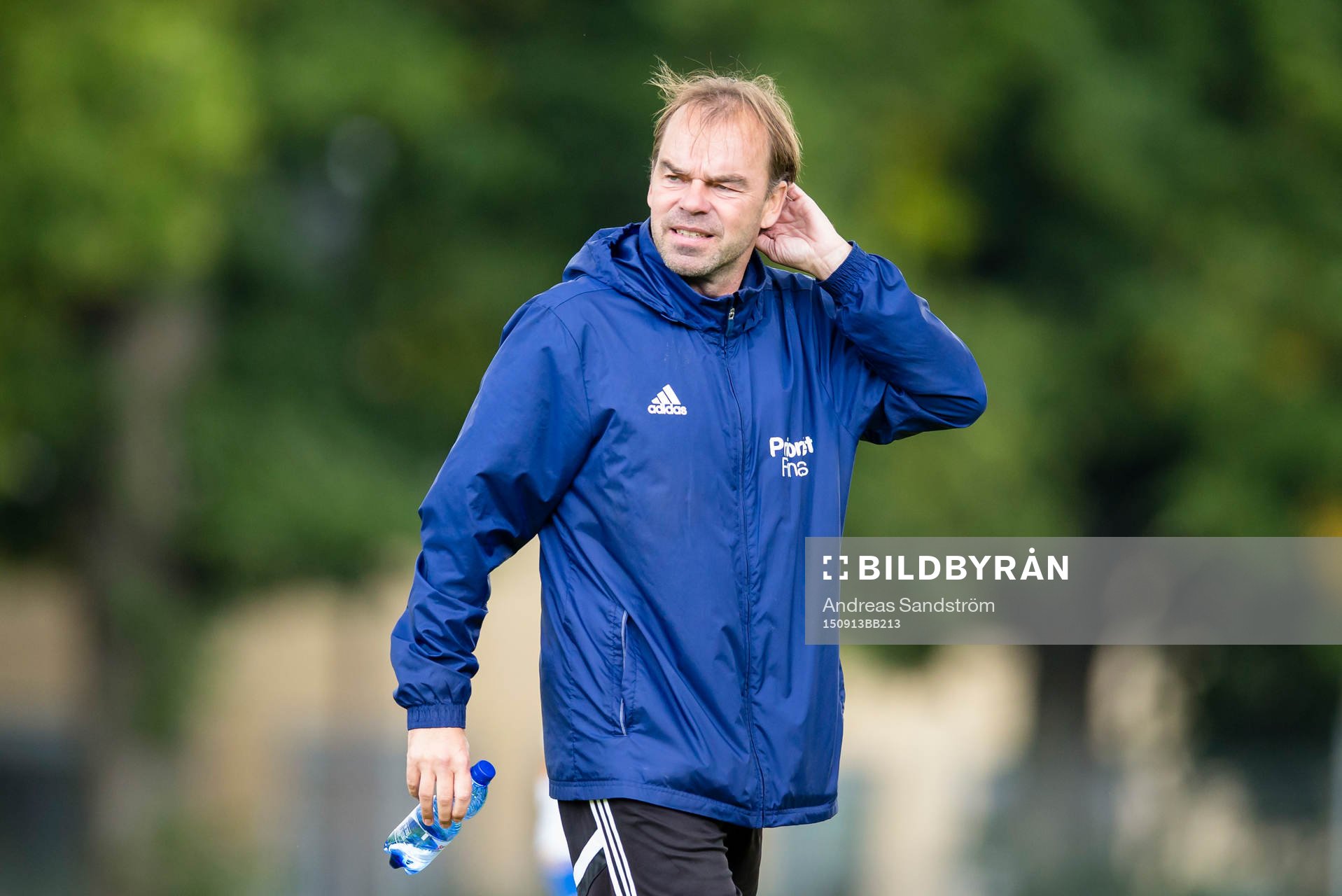 Djurgårdens tränare Mauri Holappa under fotbollsmatchen i Elitettan mellan Djurgården och Sunnanå den 13 September 2015 i Stockholm. 