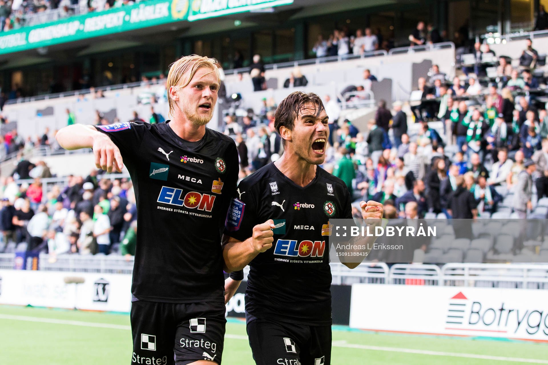 Örebros Karl Holmberg och Nordin Gerzic jublar