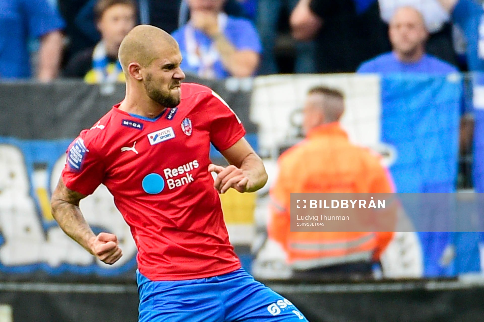 Helsingborgs Robin Simovic jublar