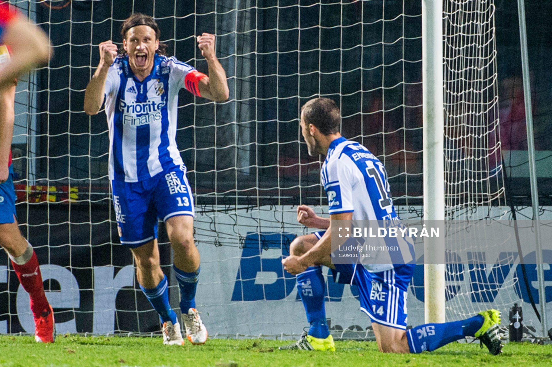 IFK Göteborgs Gustav Svensson och Hjalmar Jonsson jublar