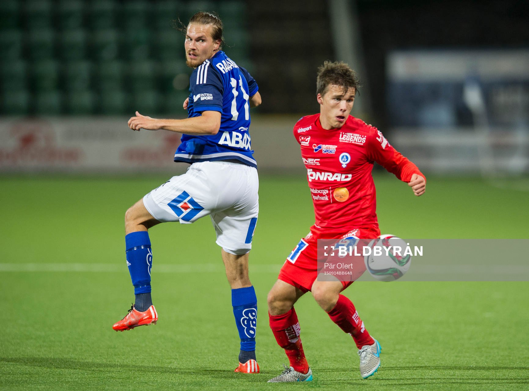 Åtvidabergs Simon Skrabb vinner duell mot Sundsvalls