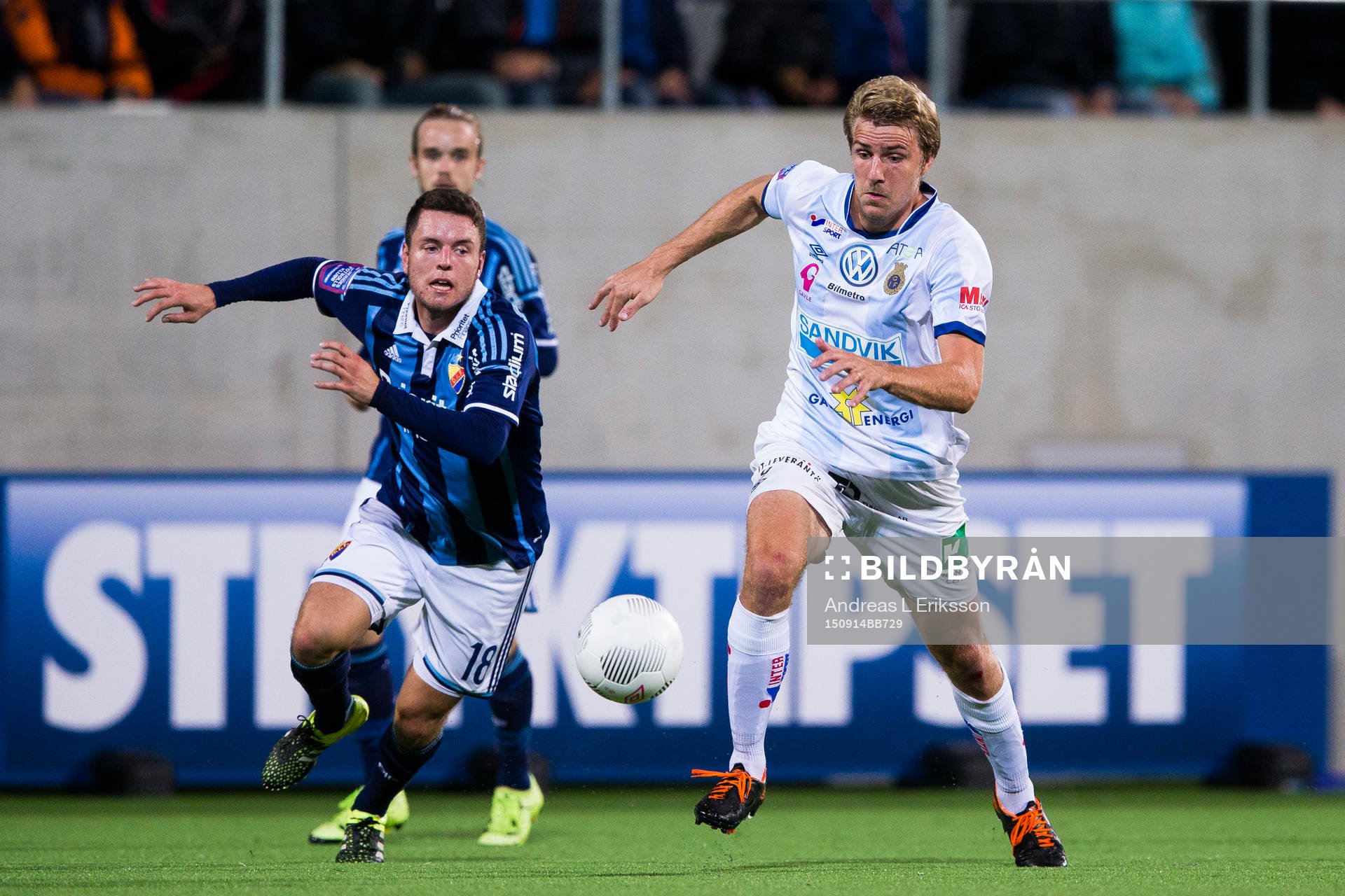 Djurgårdens Kerim Mrabti och Gefles Johan Oremo