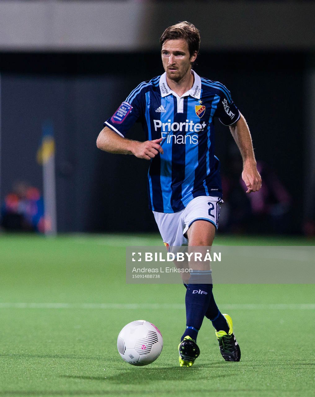 Djurgårdens Jesper Arvidsson med bollen