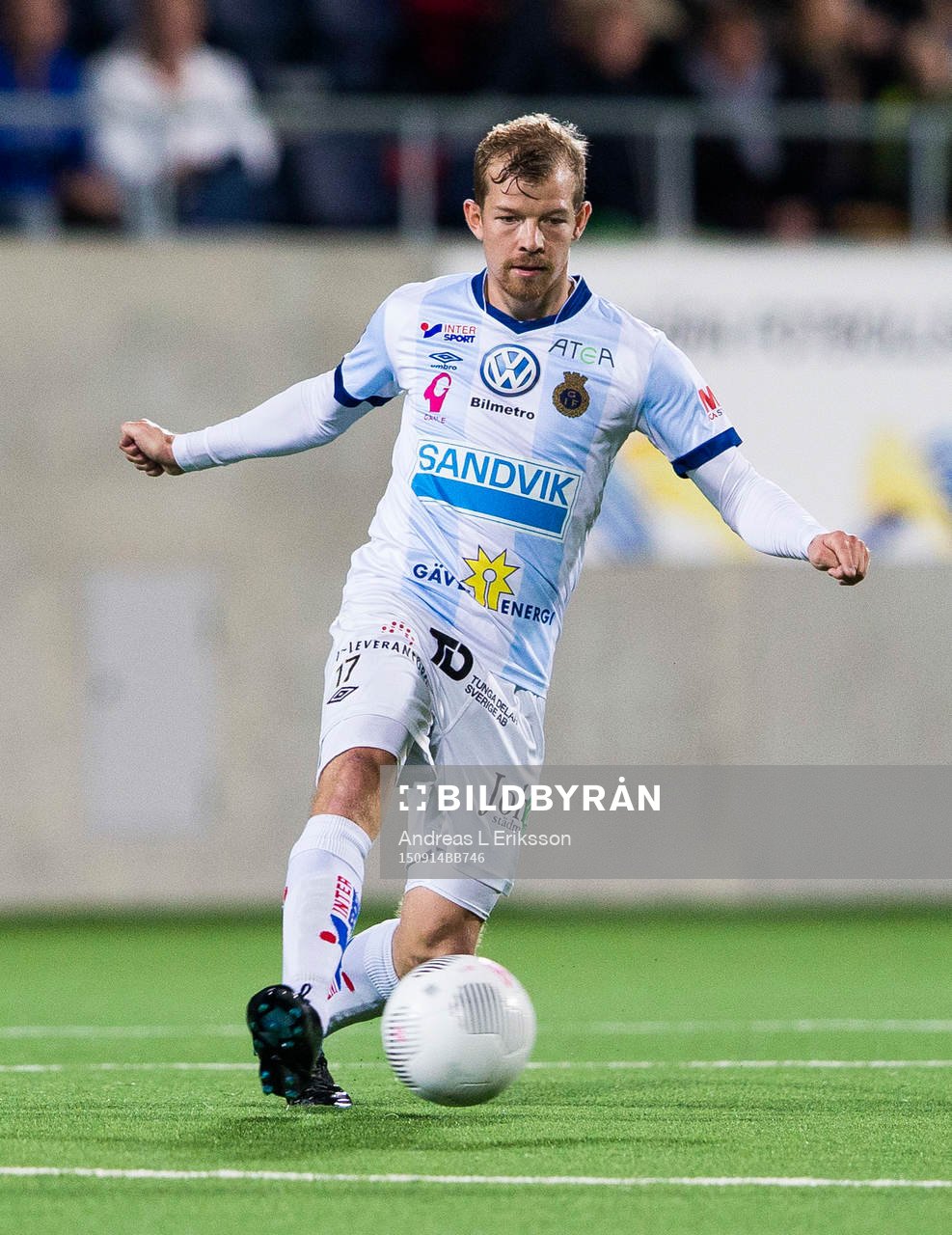 Gefles Jonas Lantto med bollen