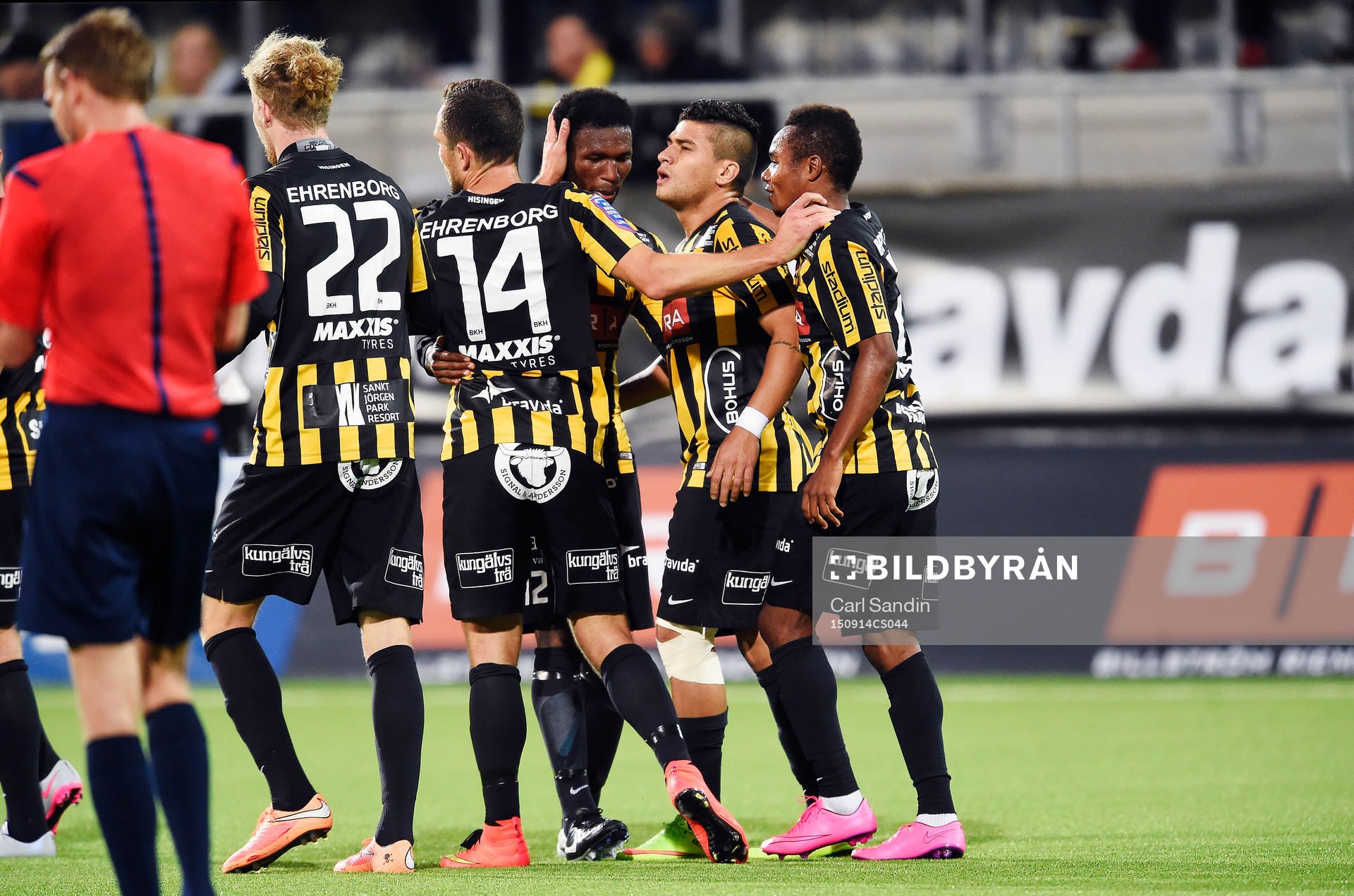 Häckens spelare jublar