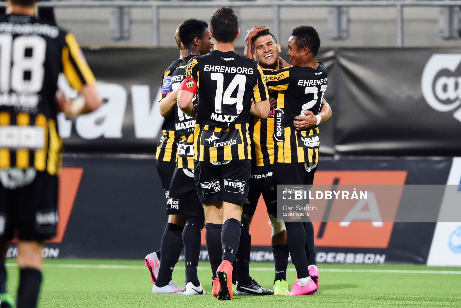 Häckens spelare jublar efter att Paulo de Oliveira gjort 2-1 under en fotbollsmatch i Allsvenskan mellan Häcken och Halmstad den 14 september 2015 i Göteborg.