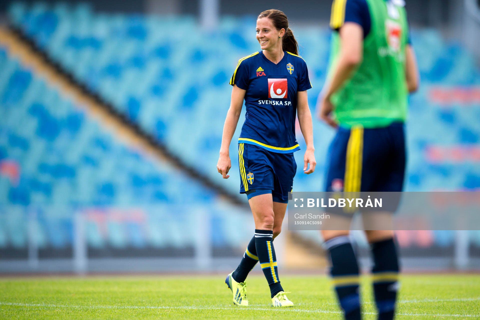 Sveriges Lotta Schelin under en träning med damlandslaget i fotboll den 14 september 2015 i Göteborg.