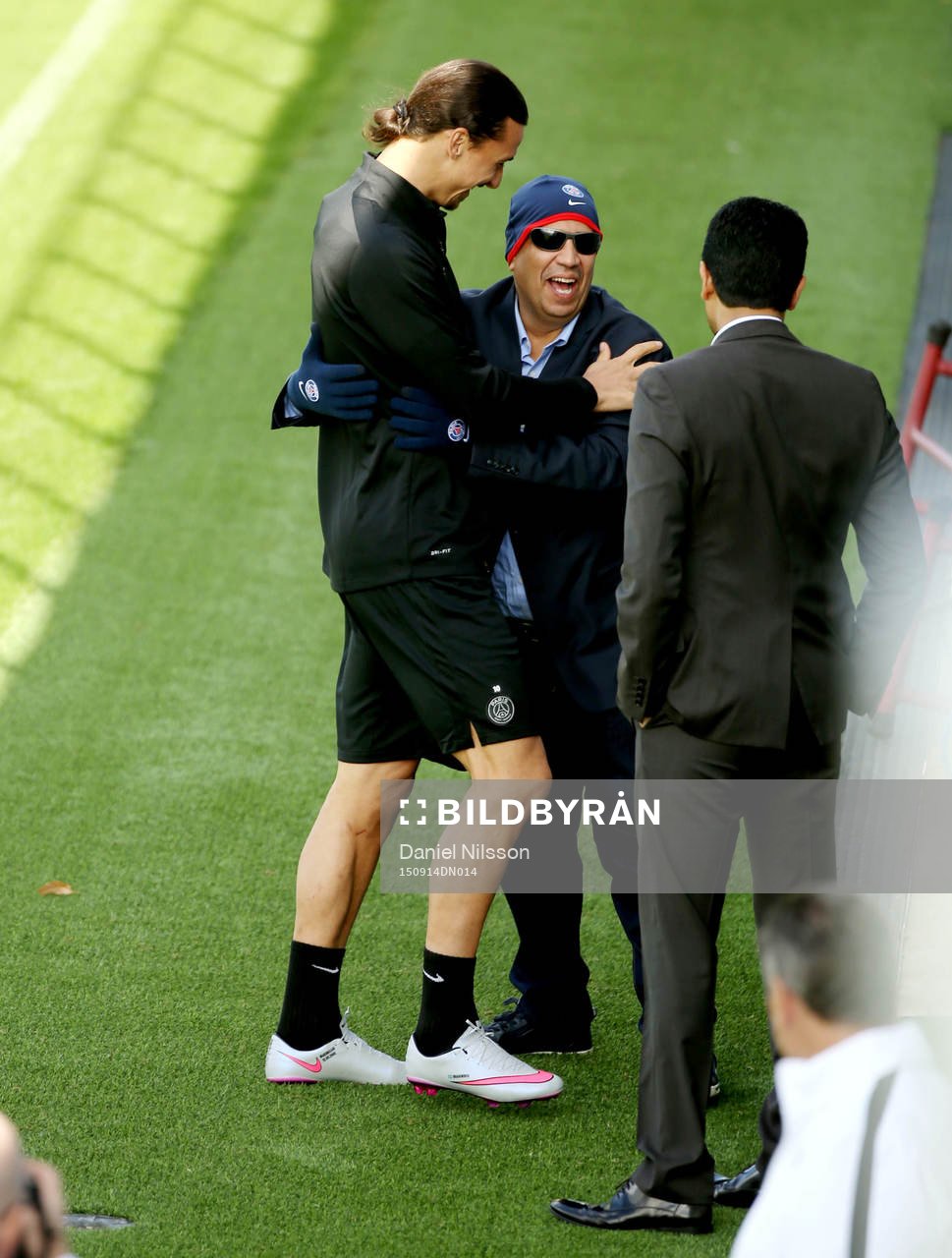 Paris Saint Germains Zlatan Ibrahimovic på bra humör och