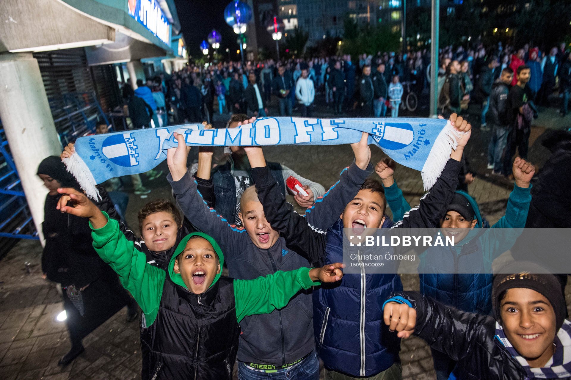 Unga MFF supportrar