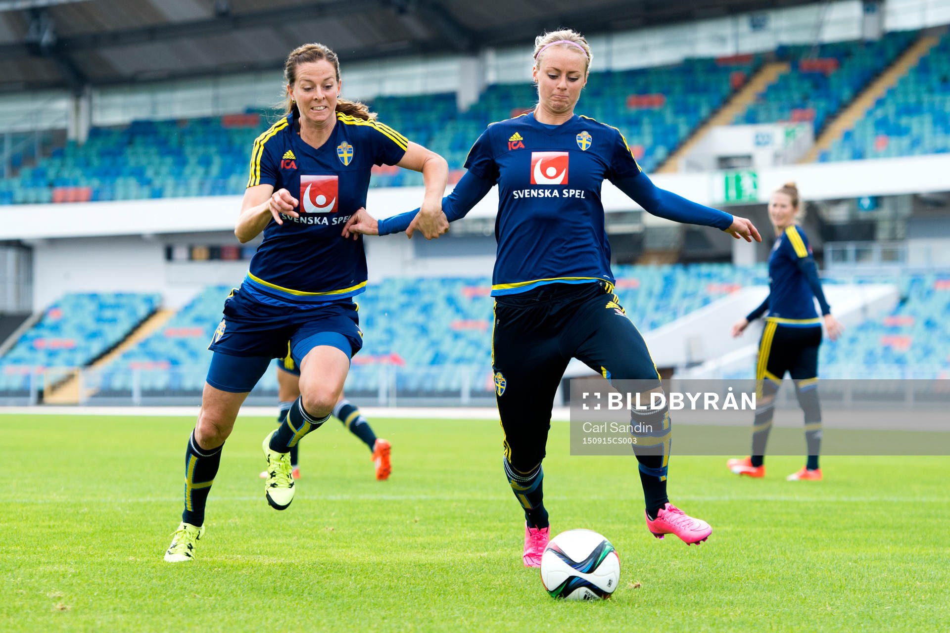 Sveriges Lotta Schelin och Amanda Ilestedt