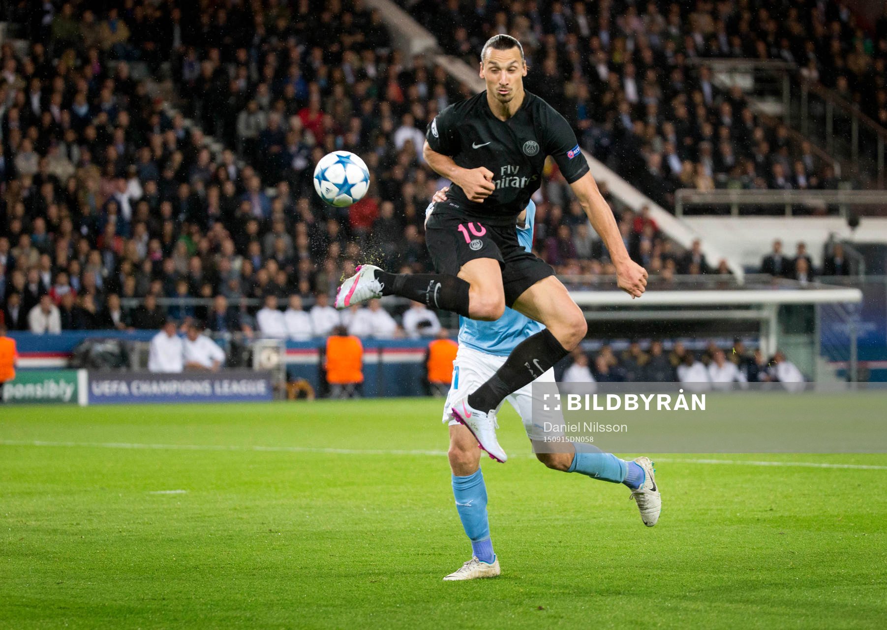 s Zlatan Ibrahimovic gör en assist och klackar fram till