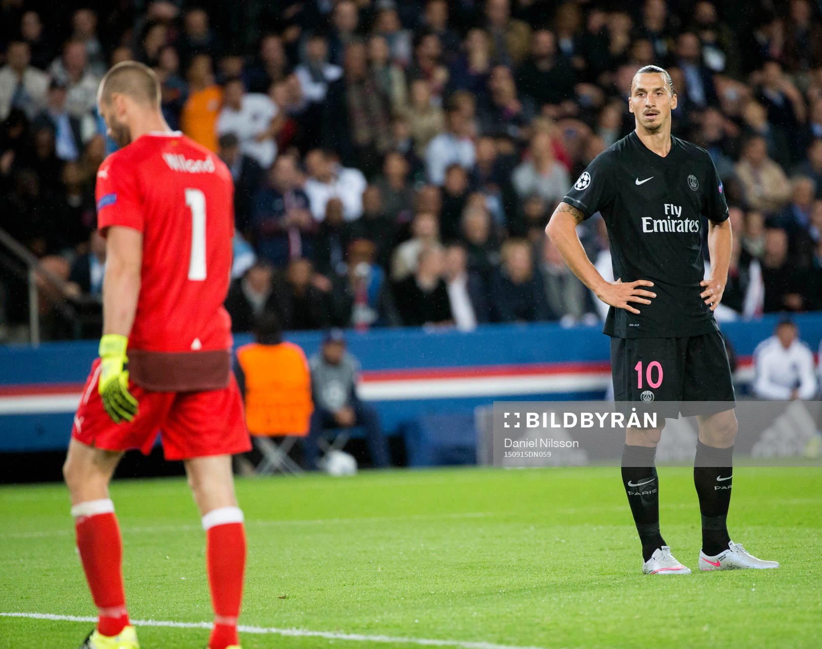 s Zlatan Ibrahimovic och Malmös målvakt Johan Wiland