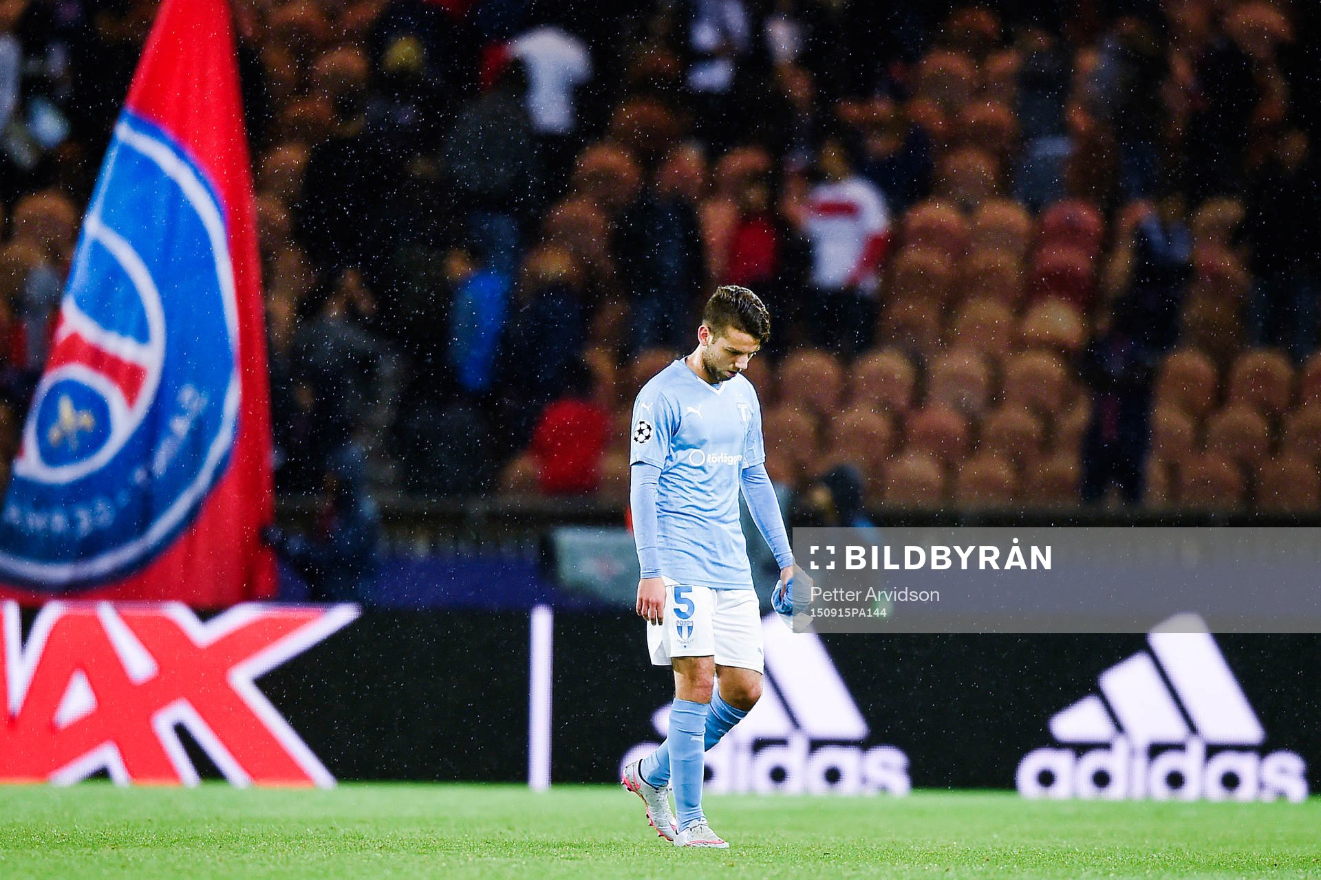 Malmö FFs  Erdal Rakip deppar