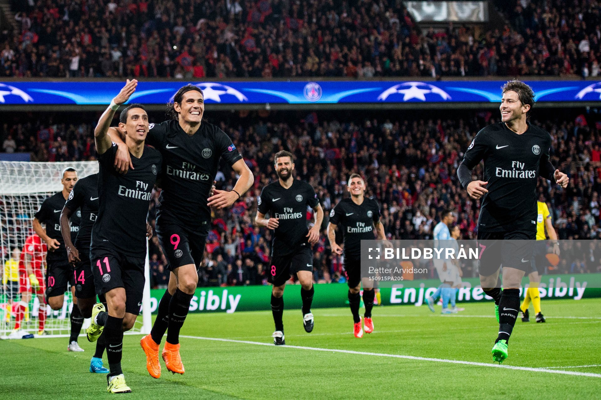 s Angel Di Maria och Edison Cavani jublar