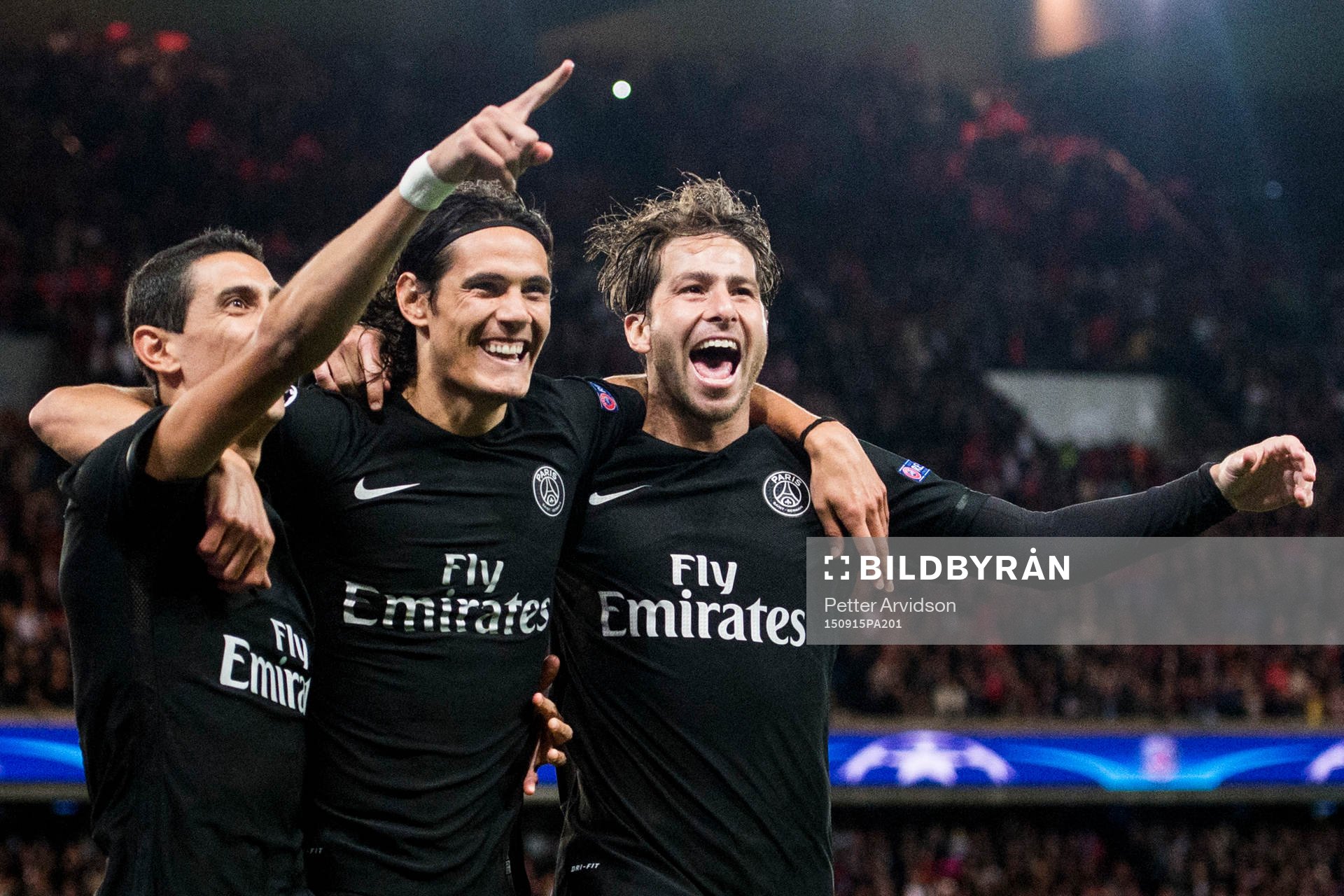 PSG:s Angel Di Maria, Edison Cavani och Maxwell jublar efter 1-0 målet av Di Maria under fotbollsmatchen i Champions League mellan Paris Saint Germain och Malmö FF den 15 september 2015 i Paris.
