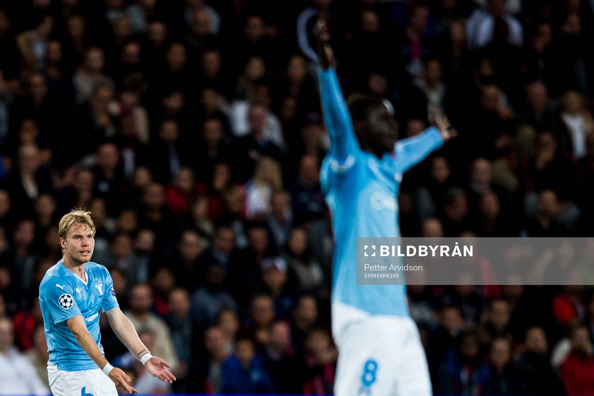 Malmö FFs Oscar Lewicki reagerar på ett dumslut