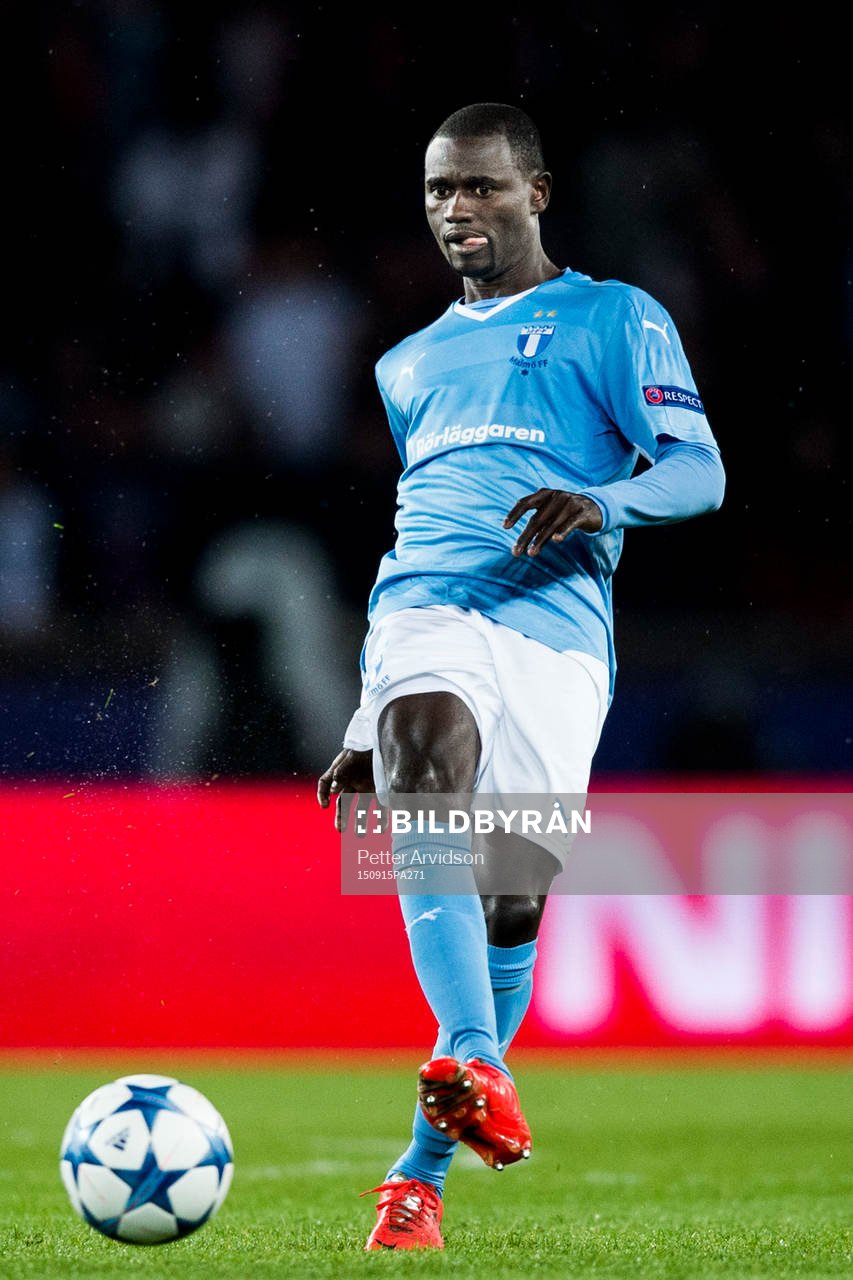 Malmö FFs Enock Kofi Adu under fotbollsmatchen i Champions League mellan Paris Saint Germain och Malmö FF den 15 september 2015 i Paris.