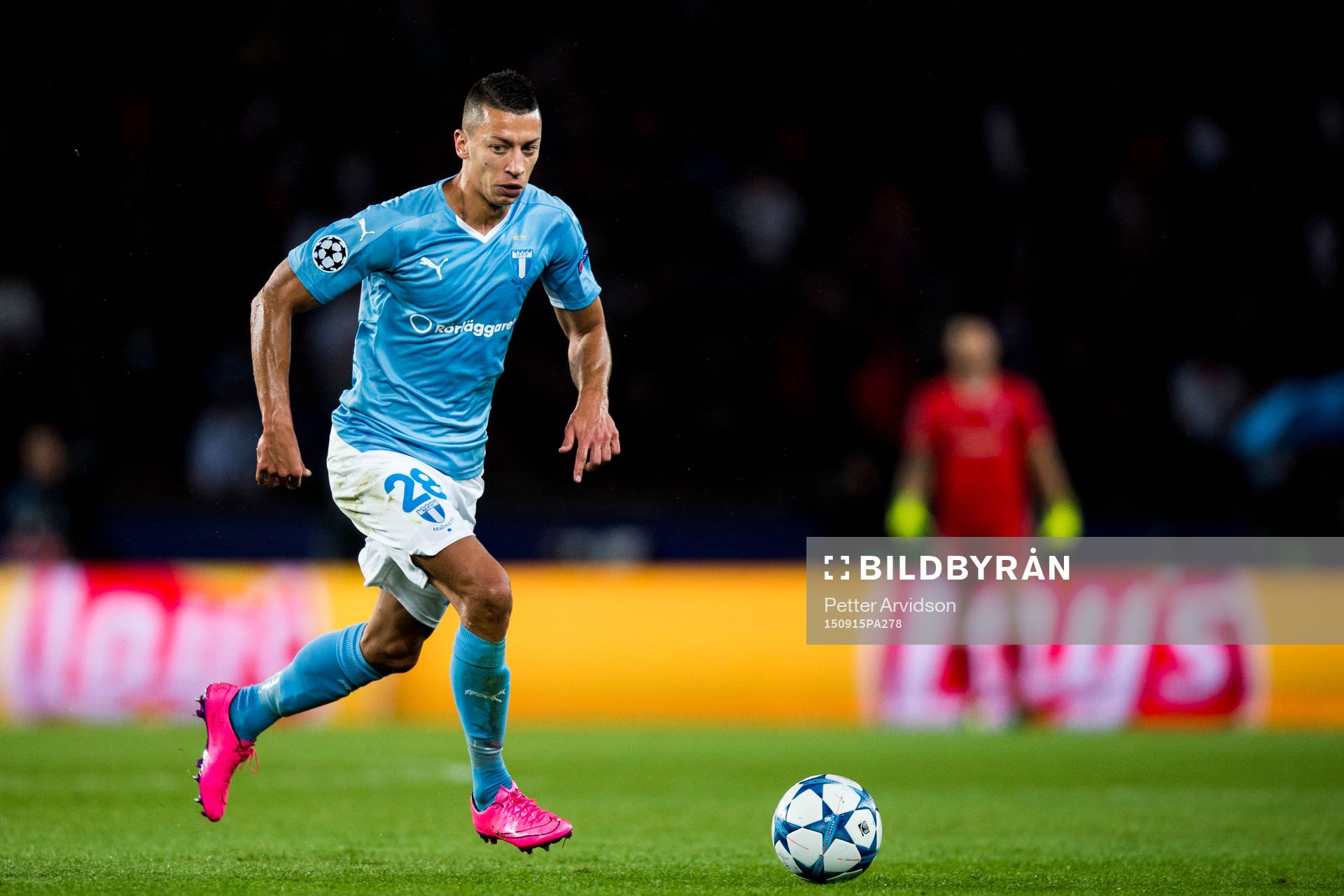 Malmö FFs Nikola Djurjic under fotbollsmatchen i Champions League mellan Paris Saint Germain och Malmö FF den 15 september 2015 i Paris.