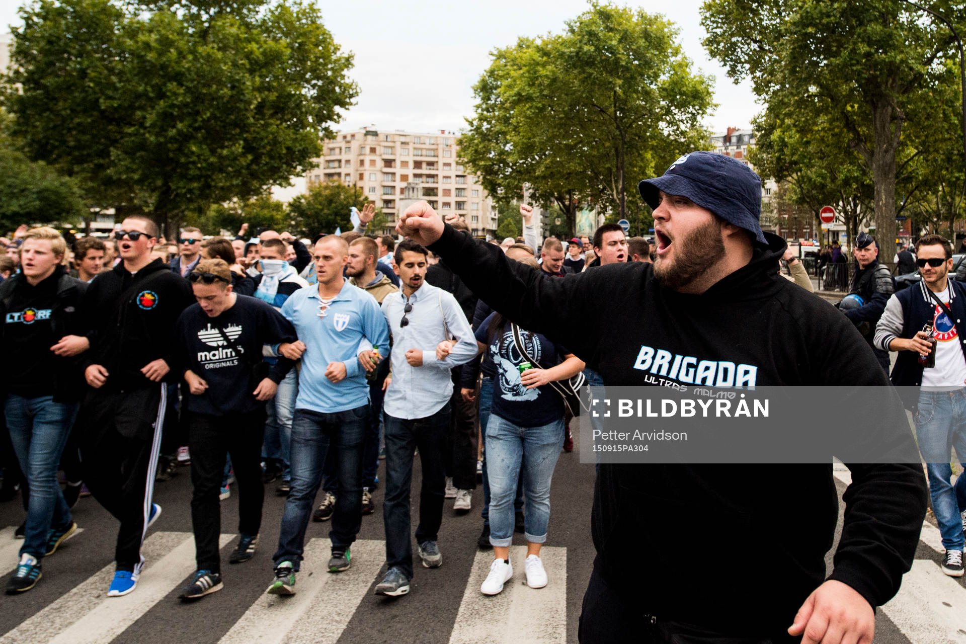 Malmö FFs supportrar marscherar till arenan