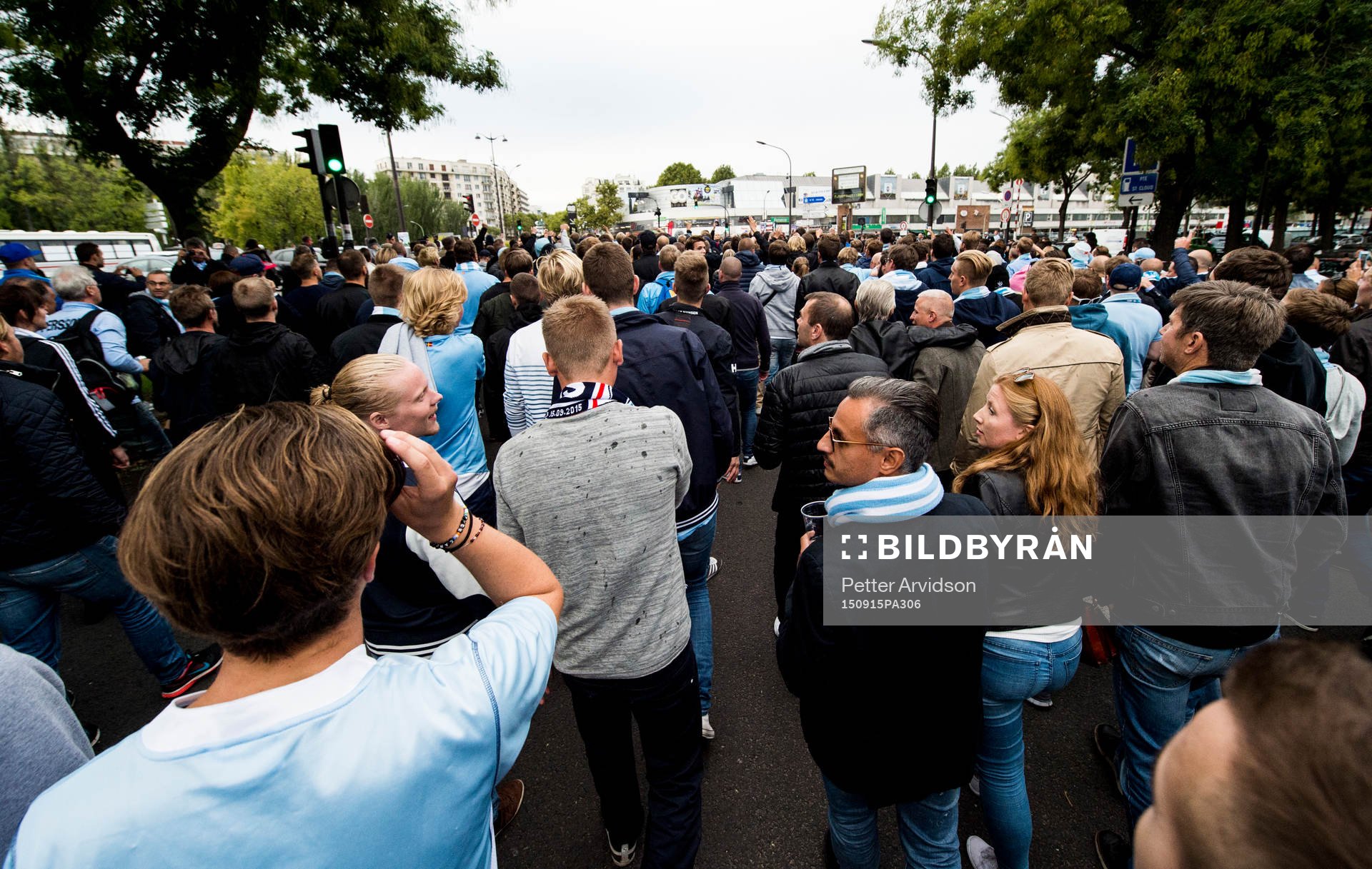 Malmö FFs supportrar marscherar till arenan