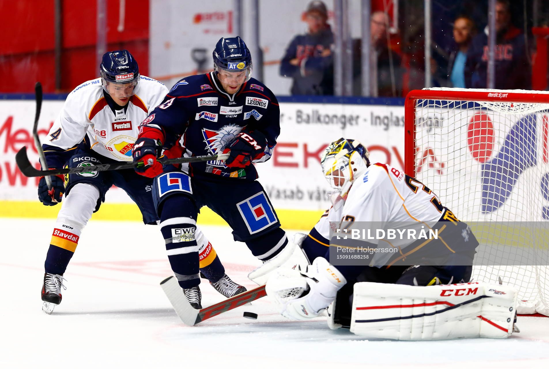 Linköpings Andrew Gordon och Djurgårdens målvakt Mikael