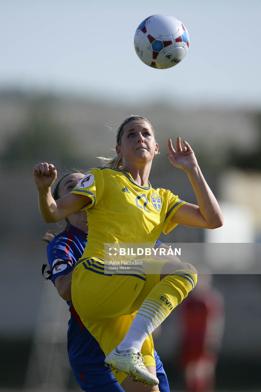Sveriges Olivia Schough och Moldaviens Nadejda Colesnicenco