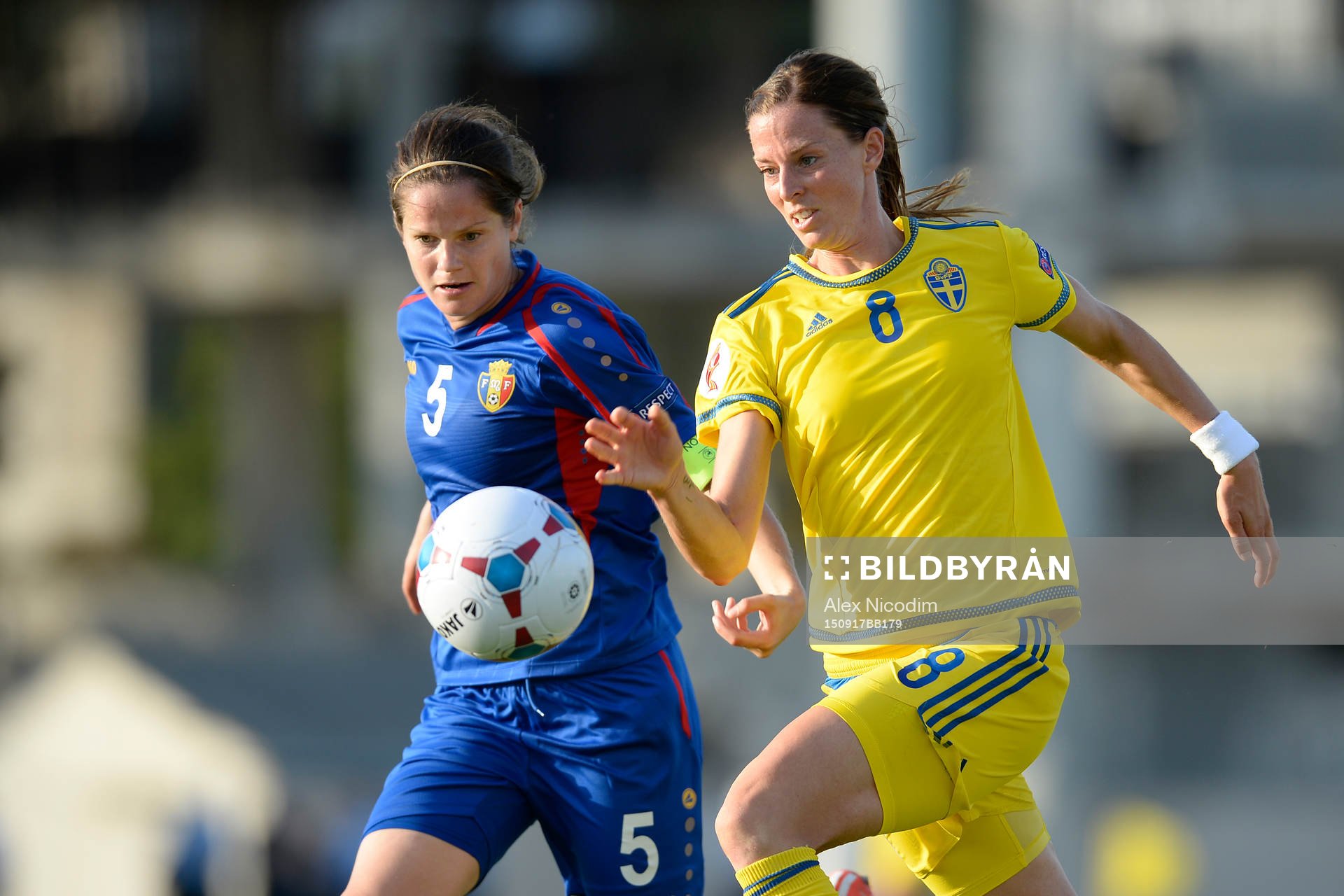 Sveriges Lotta Schelin och Moldaviens Elena Porojniuc