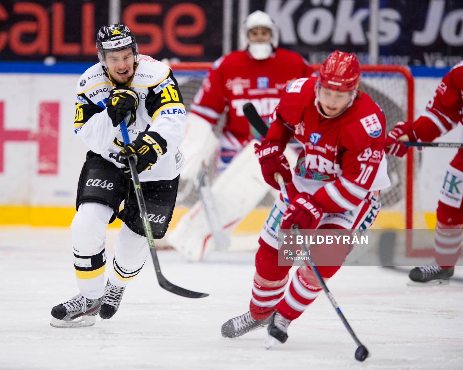 Västerås Matias Myttynen jagar Timrås Alexander Lindgen