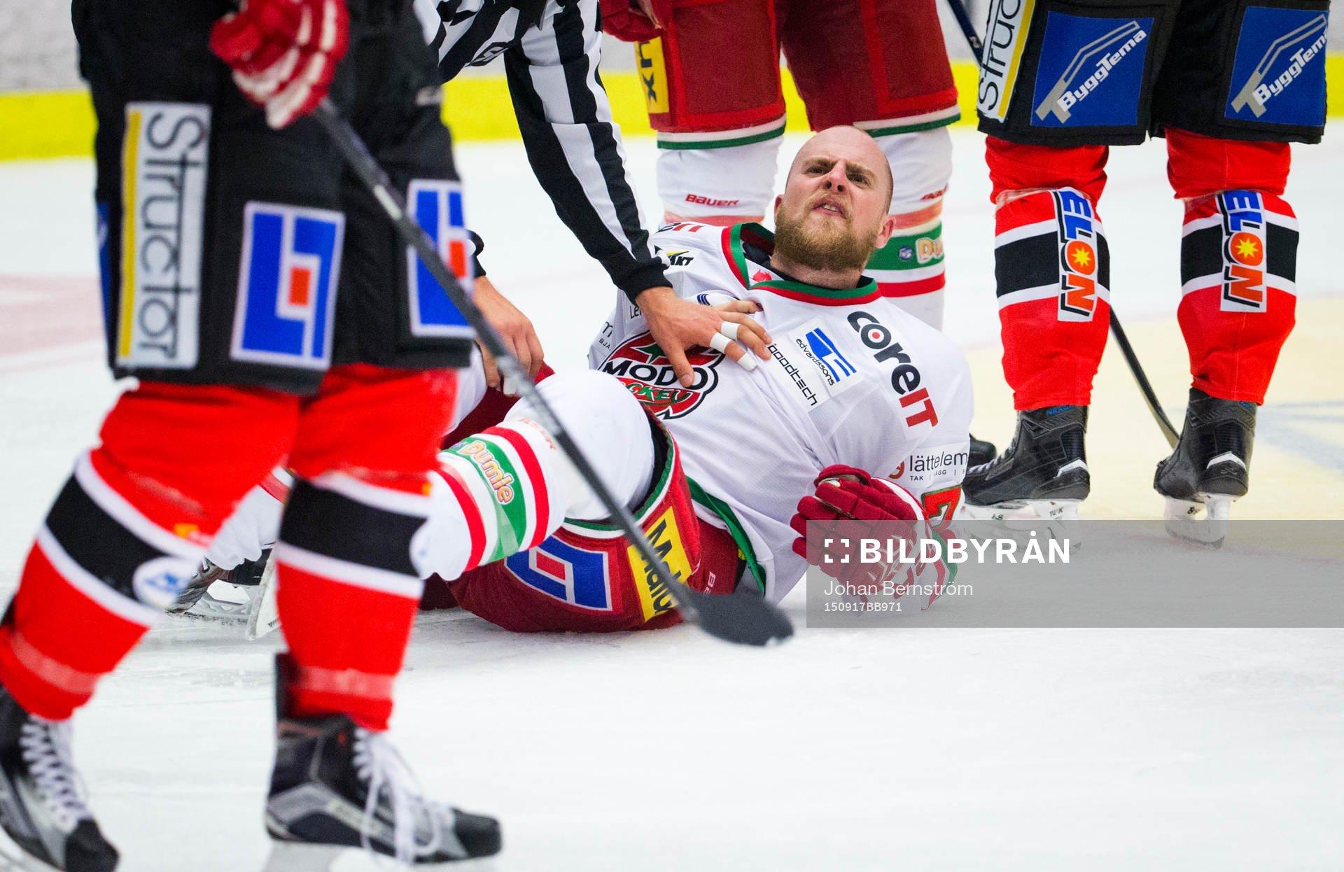 Modos Niklas Torp är arg